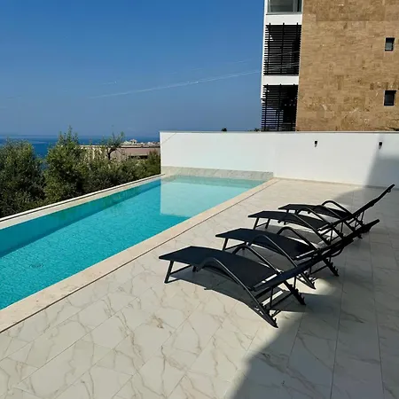 Vivien - Corfu View * Sarandë
